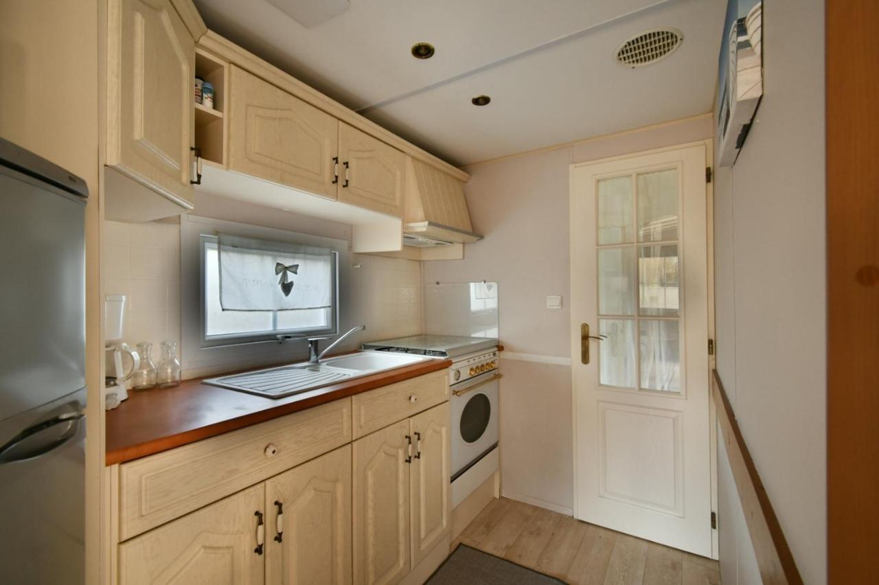 Mobil'Home Climatise Terrain Prive Proche Du Zoo De La Palmyre Les Mathes Luaran gambar