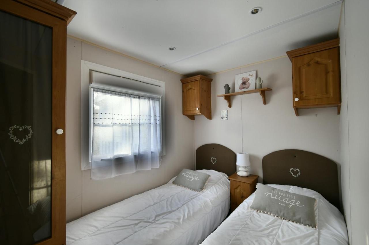 Mobil'Home Climatise Terrain Prive Proche Du Zoo De La Palmyre Les Mathes Luaran gambar
