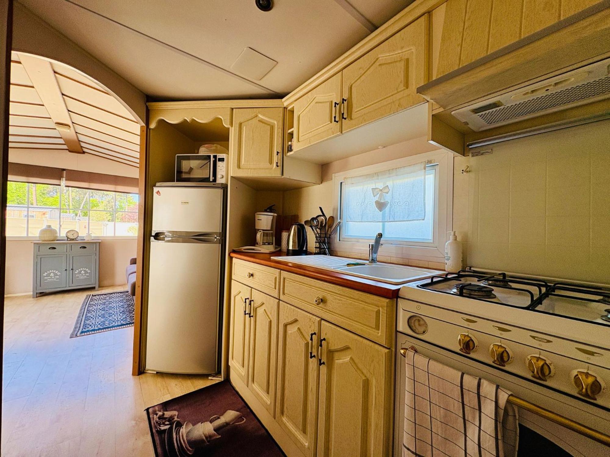 Mobil'Home Climatise Terrain Prive Proche Du Zoo De La Palmyre Les Mathes Luaran gambar