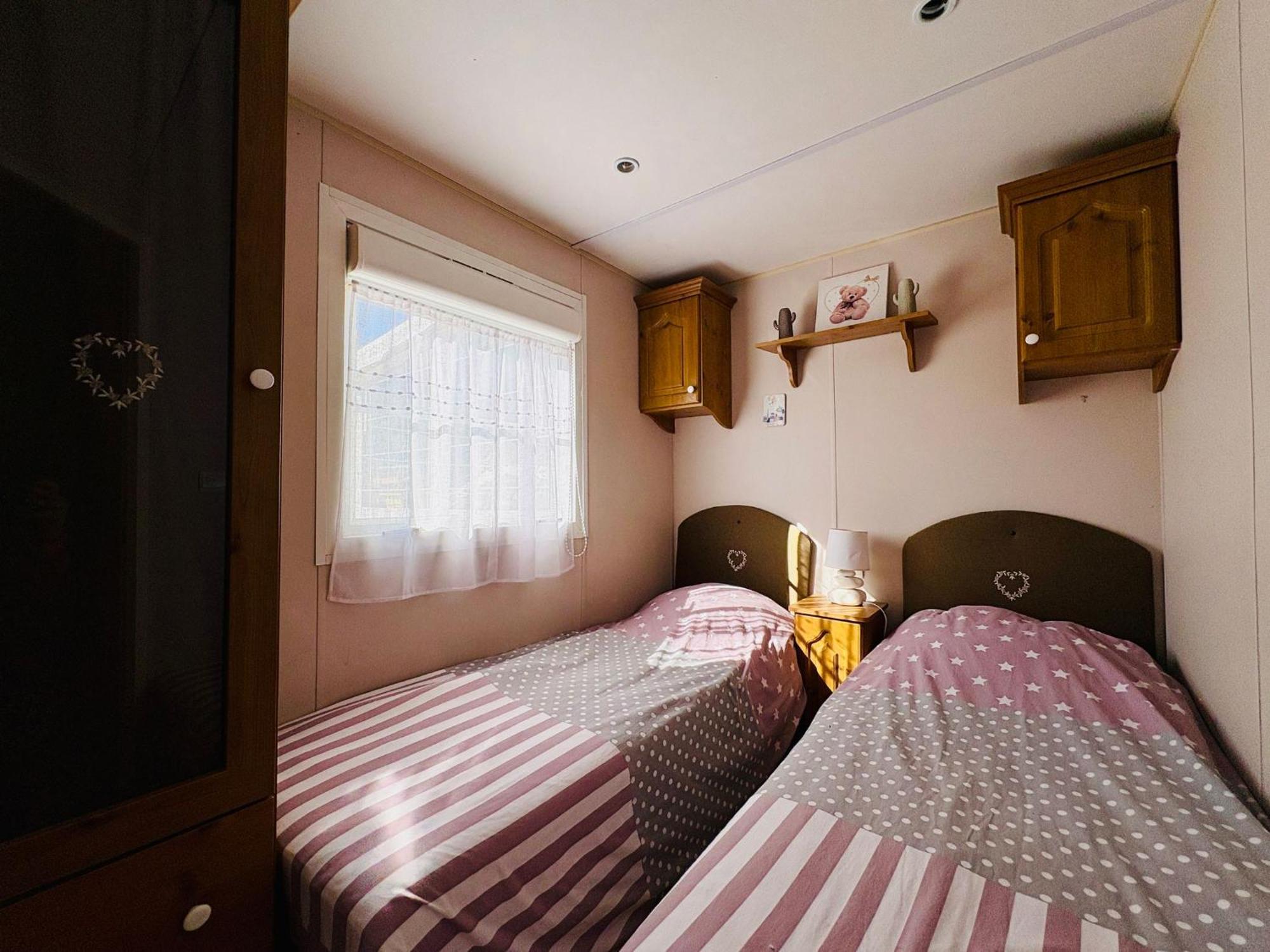 Mobil'Home Climatise Terrain Prive Proche Du Zoo De La Palmyre Les Mathes Luaran gambar